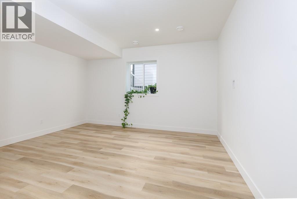 1160 16 Avenue Se, Salmon Arm, BC - Indoor Photo Showing Other Room