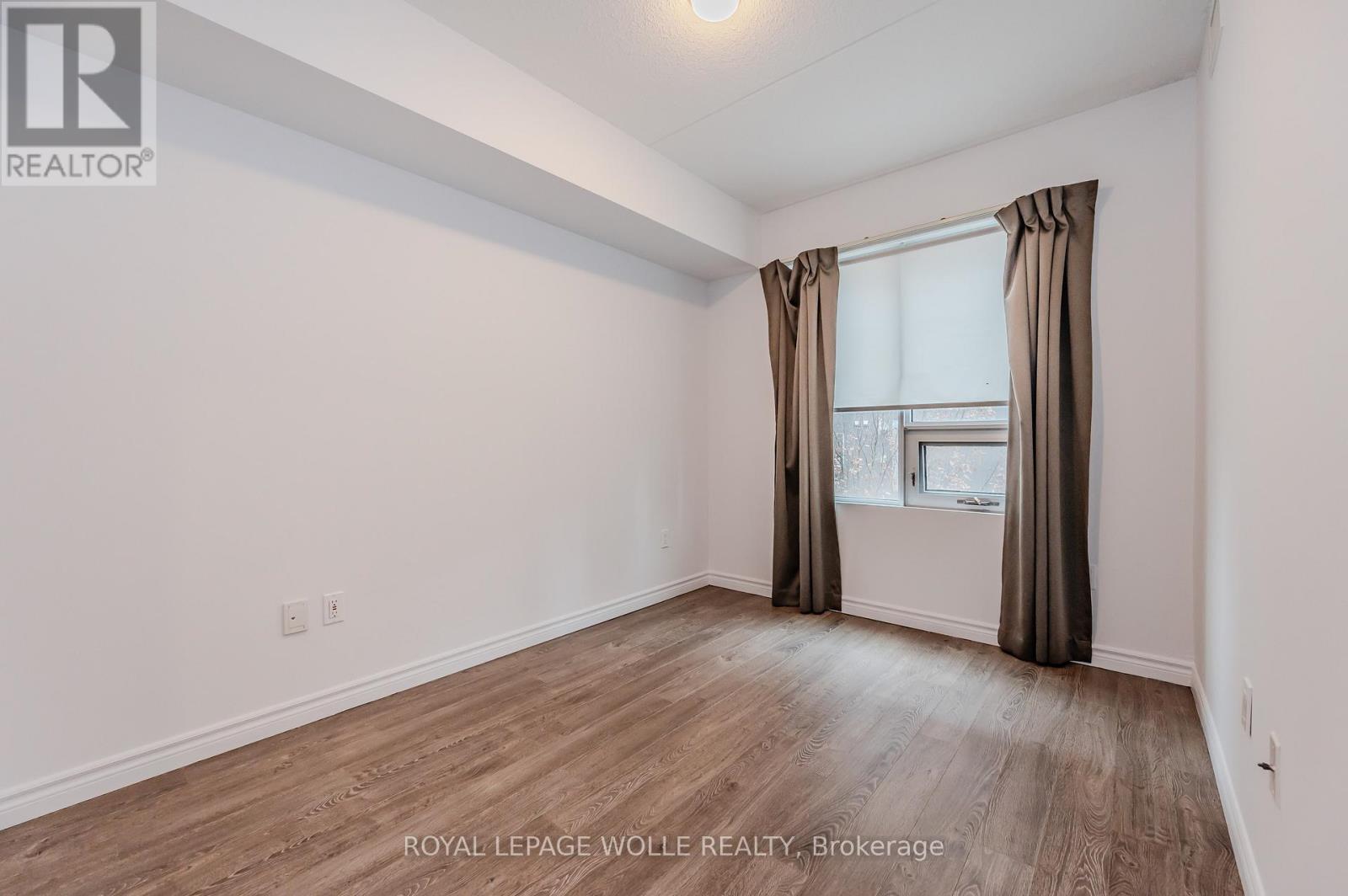 207 - 321 Spruce Street S, Waterloo, ON - Indoor Photo Showing Other Room