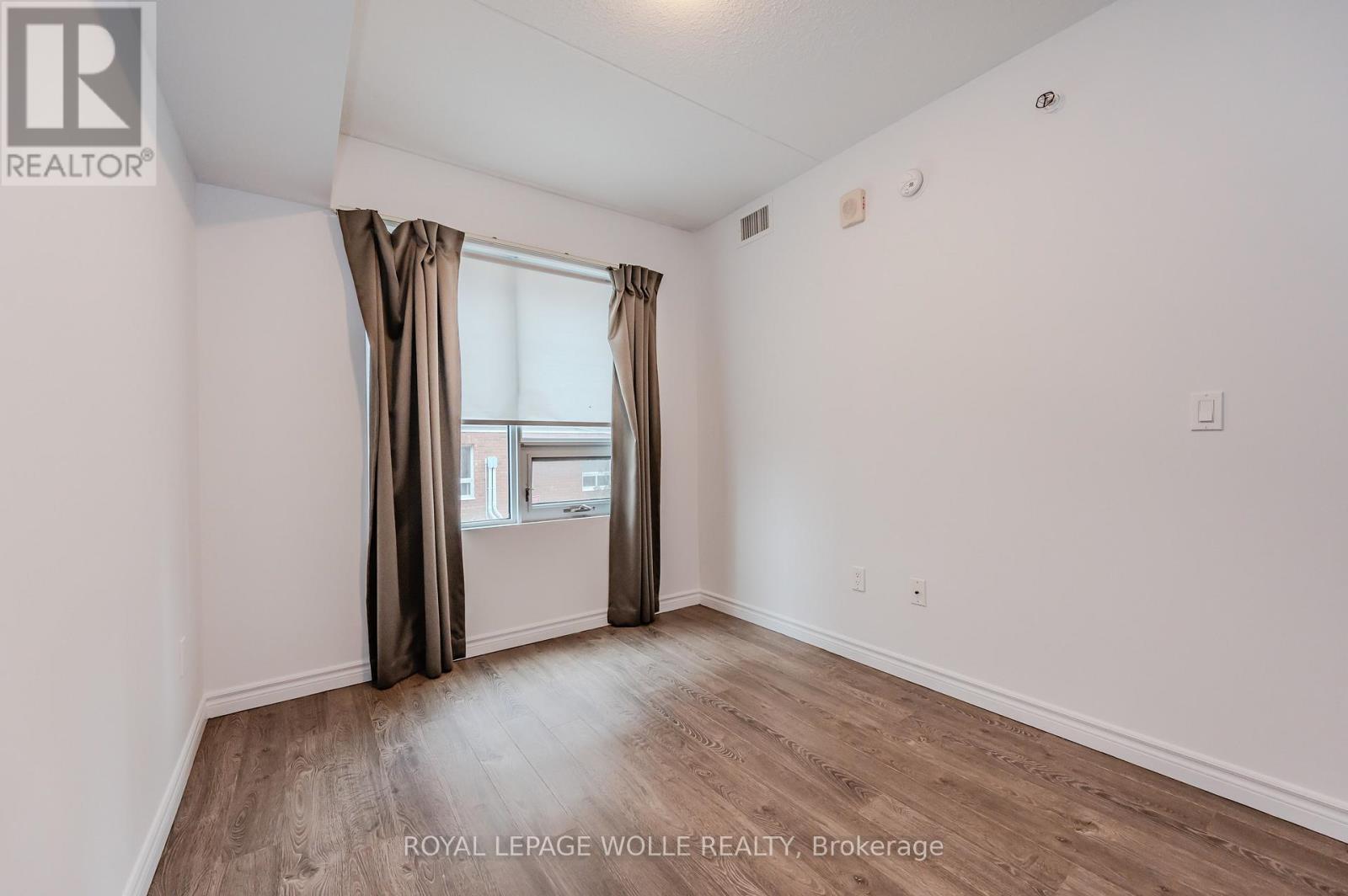 207 - 321 Spruce Street S, Waterloo, ON - Indoor Photo Showing Other Room