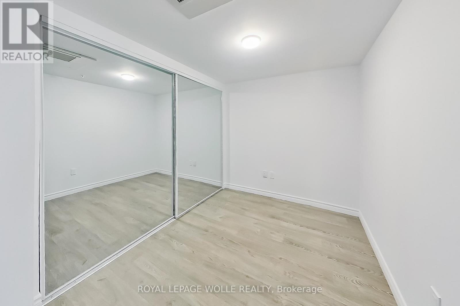 Den - 207 - 321 Spruce Street S, Waterloo, ON - Indoor Photo Showing Other Room