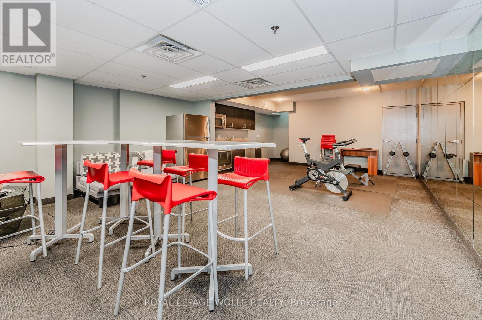 207 - 321 Spruce Street S, Waterloo, ON - Indoor