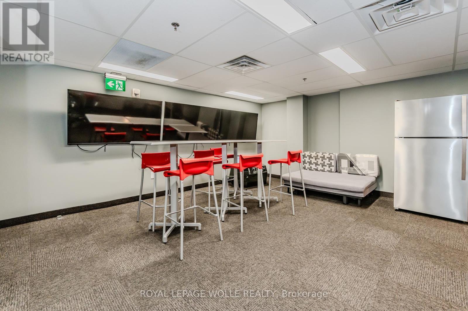 207 - 321 Spruce Street S, Waterloo, ON - Indoor