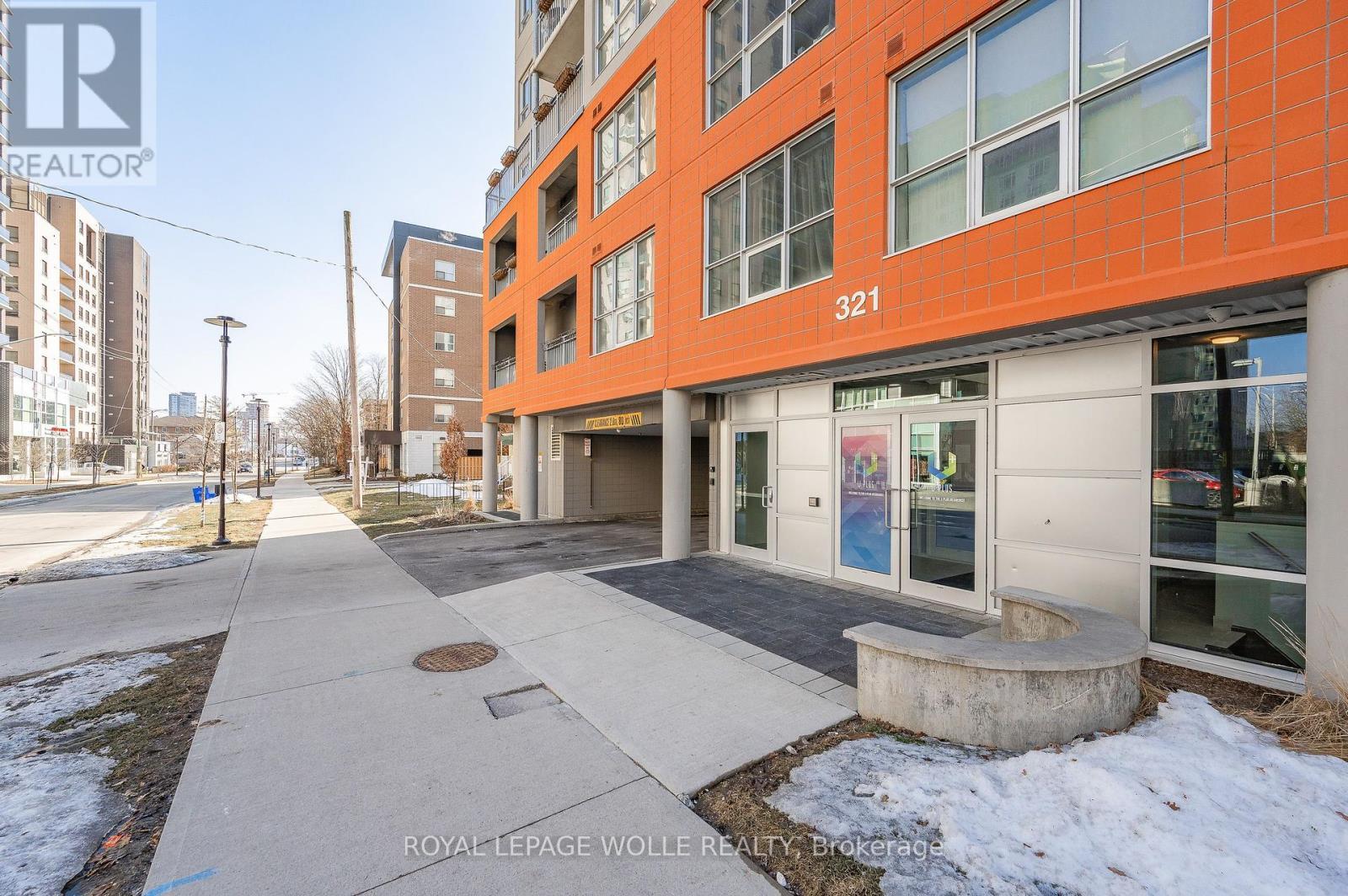 207 - 321 Spruce Street S, Waterloo, ON - Outdoor