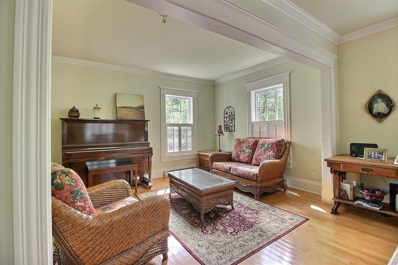 Den - 890 Rue Clough, Ayer'S Cliff, QC - Indoor Photo Showing Living Room With Fireplace