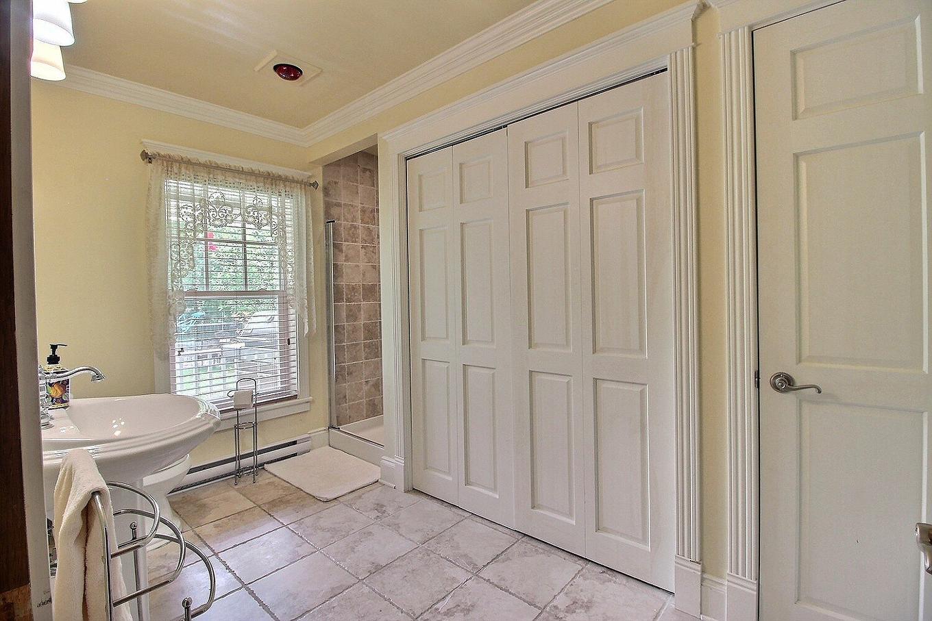 Bathroom - 890 Rue Clough, Ayer'S Cliff, QC - Indoor Photo Showing Bathroom