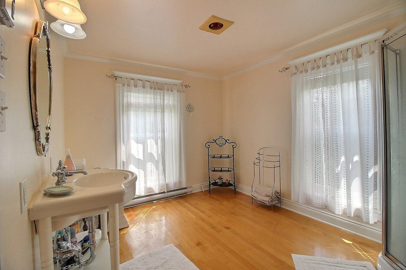 Ensuite bathroom - 890 Rue Clough, Ayer'S Cliff, QC - Indoor Photo Showing Other Room