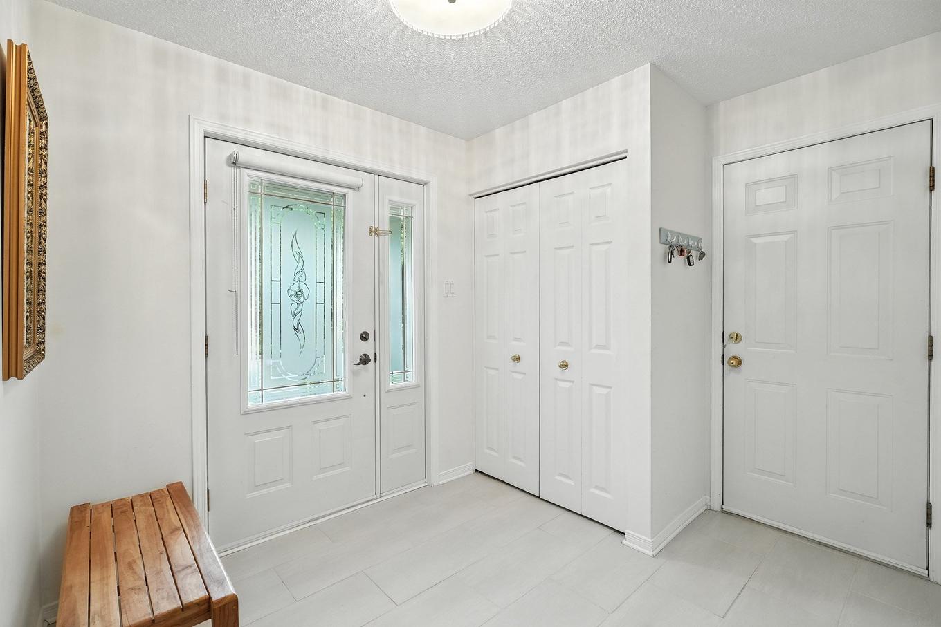 Hall d'entrée/Vestibule - 305 Rue De Cannes, Gatineau (Gatineau), QC - Indoor Photo Showing Other Room