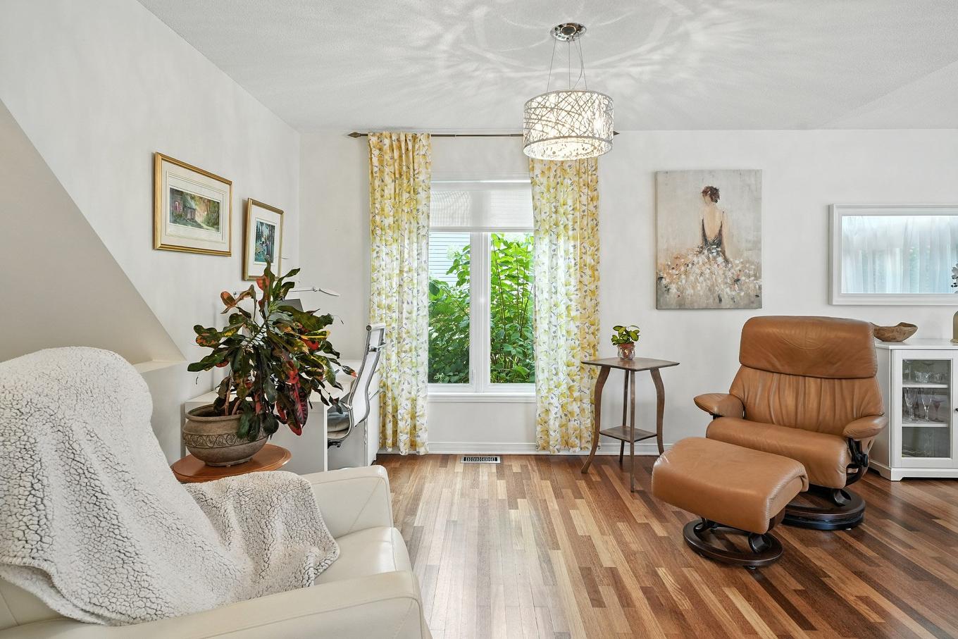 Salle familiale - 305 Rue De Cannes, Gatineau (Gatineau), QC - Indoor Photo Showing Living Room