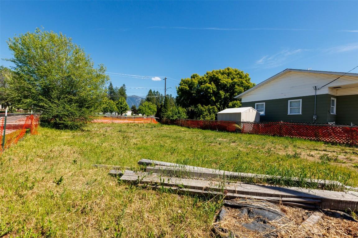 520 8Th Avenue, Creston, BC