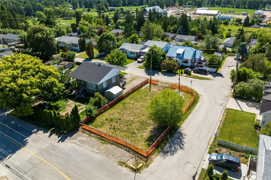 520 8Th Avenue, Creston, BC