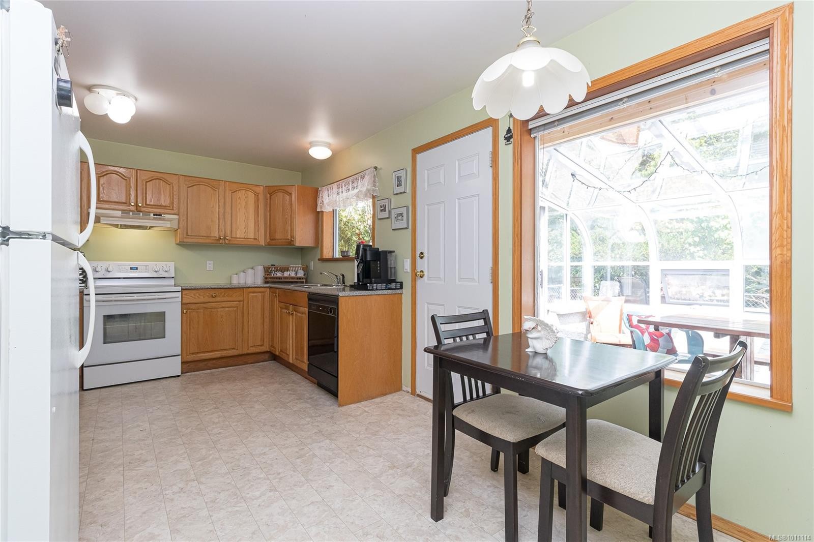 667 Goldie Ave, Langford, BC