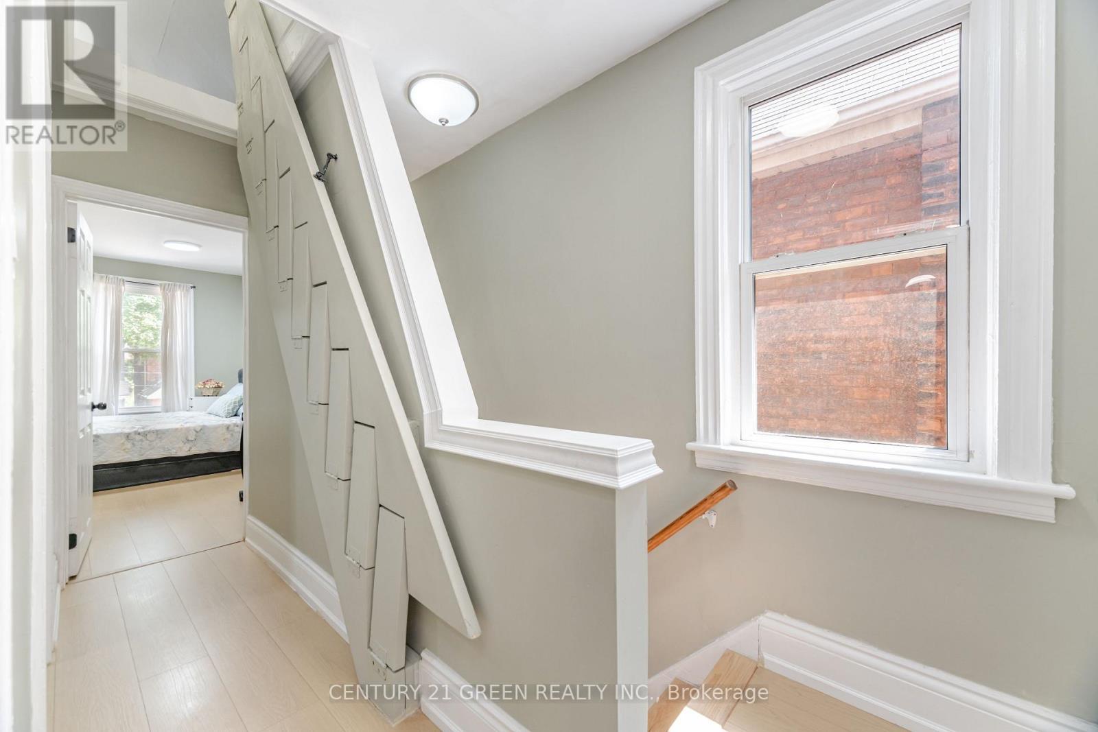 61 Stirton Street, Hamilton, ON - Indoor Photo Showing Other Room