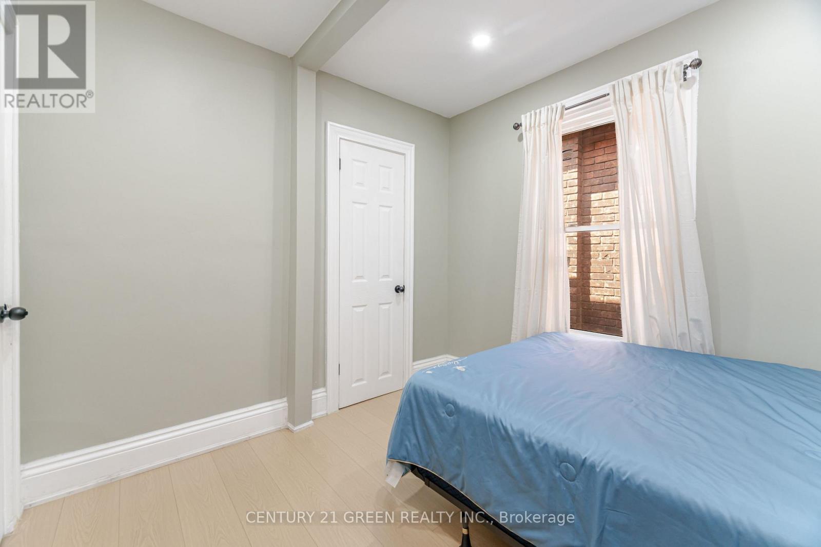 61 Stirton Street, Hamilton, ON - Indoor Photo Showing Bedroom