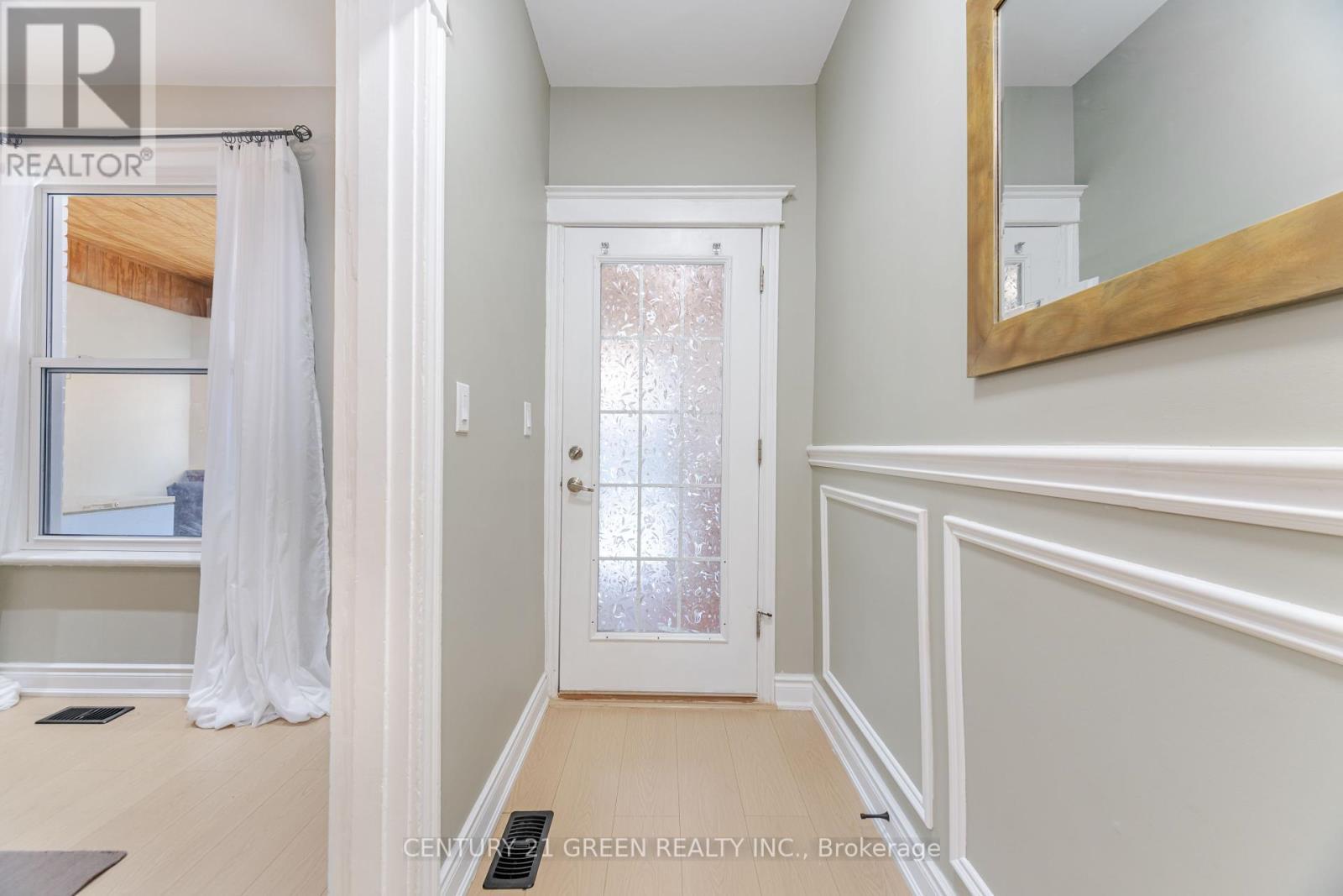 61 Stirton Street, Hamilton, ON - Indoor Photo Showing Other Room