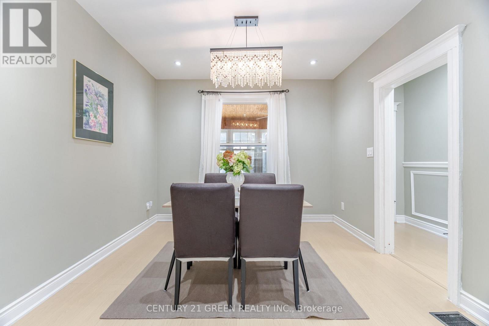 61 Stirton Street, Hamilton, ON - Indoor Photo Showing Dining Room