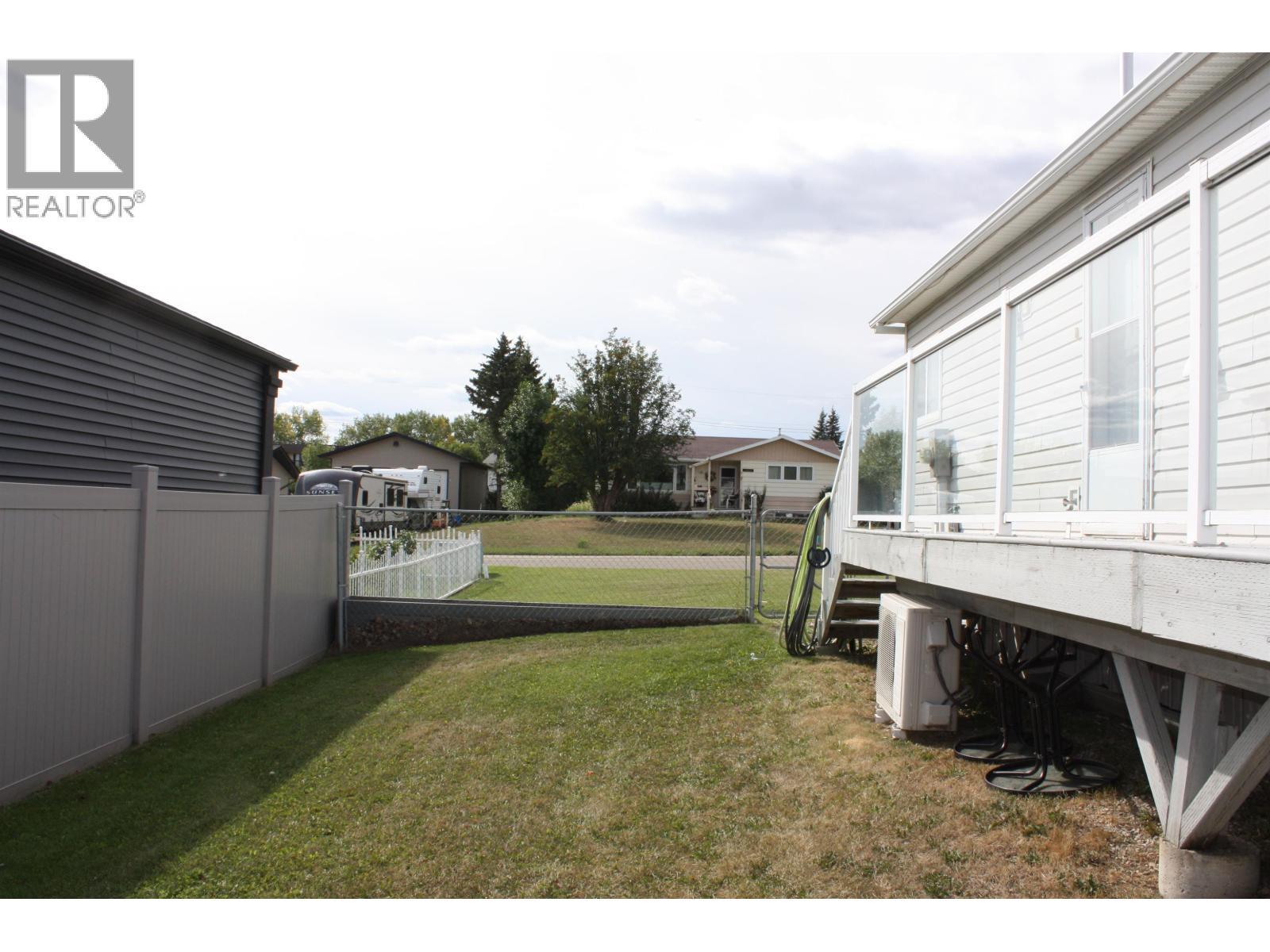 9801 97 Street, Taylor, BC - Outdoor With Exterior