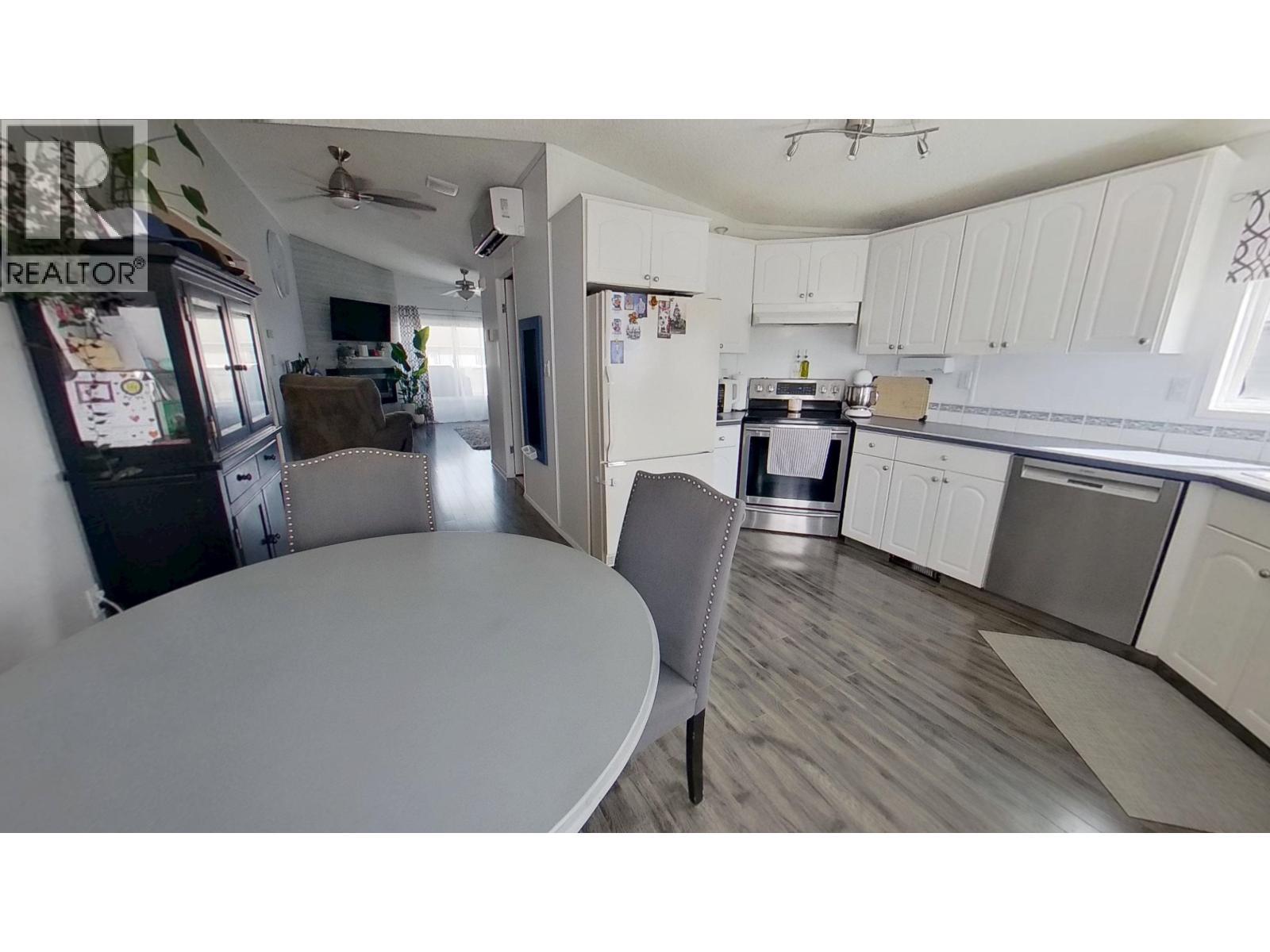 9801 97 Street, Taylor, BC - Indoor