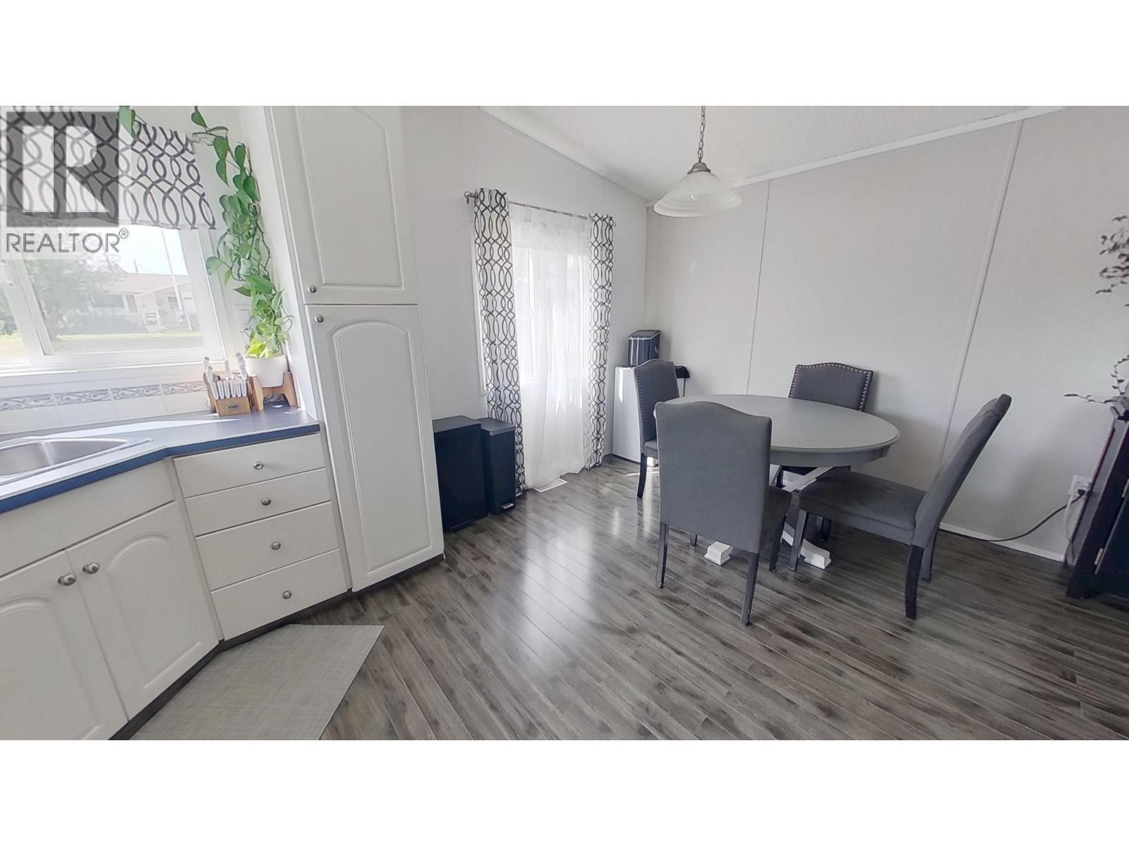 9801 97 Street, Taylor, BC - Indoor Photo Showing Dining Room