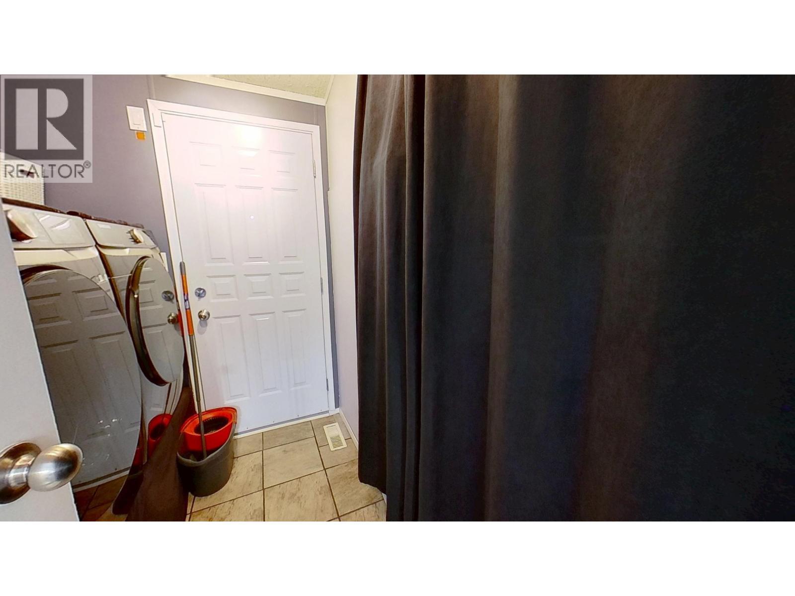 9801 97 Street, Taylor, BC - Indoor