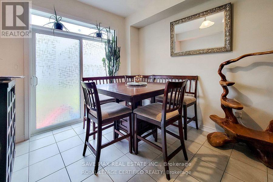 65 Lillian Way, Haldimand, ON - Indoor Photo Showing Dining Room