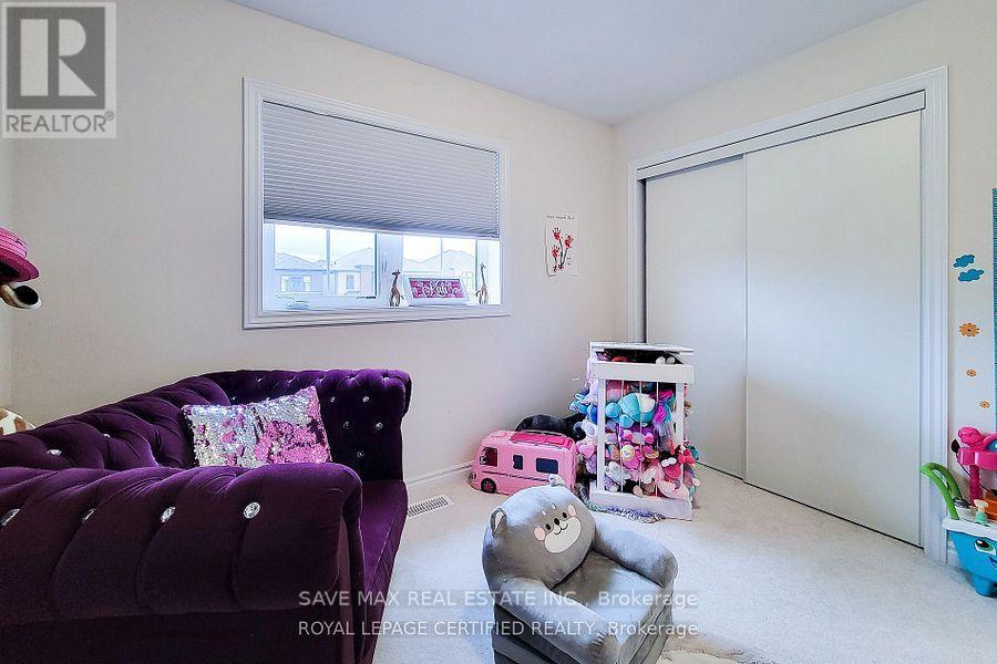 65 Lillian Way, Haldimand, ON - Indoor Photo Showing Other Room