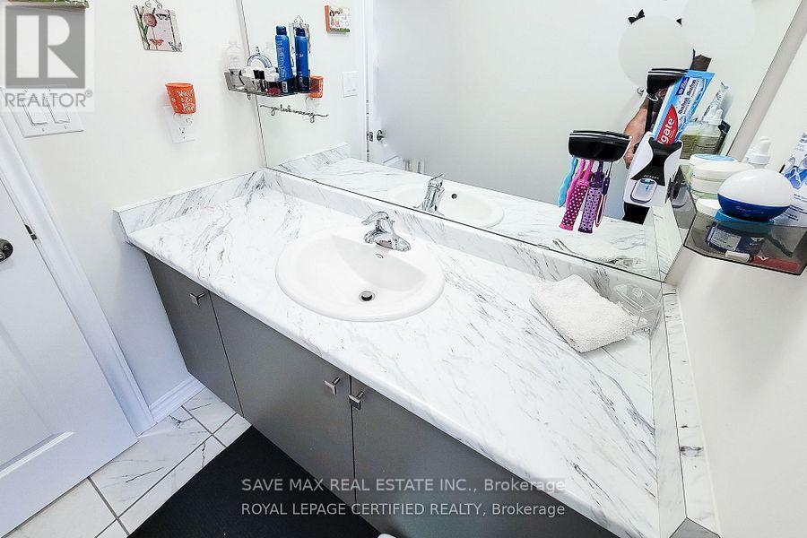 65 Lillian Way, Haldimand, ON - Indoor Photo Showing Bathroom