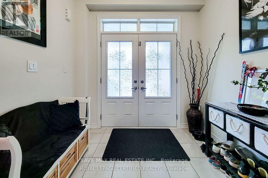 65 Lillian Way, Haldimand, ON - Indoor Photo Showing Other Room