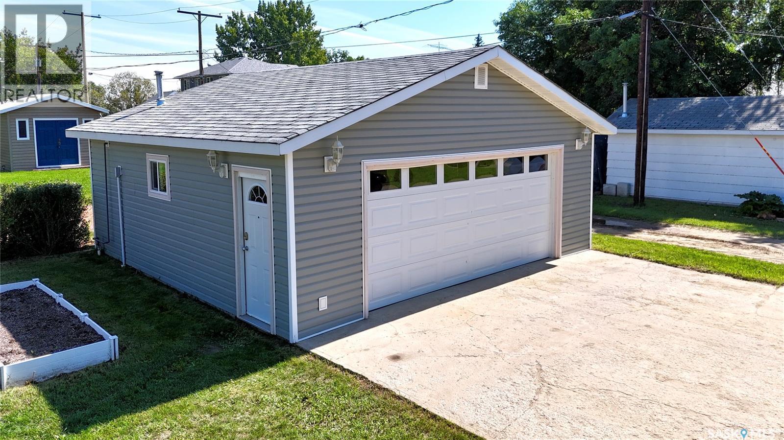 110 Stanley Street, Elbow, SK - Outdoor With Exterior