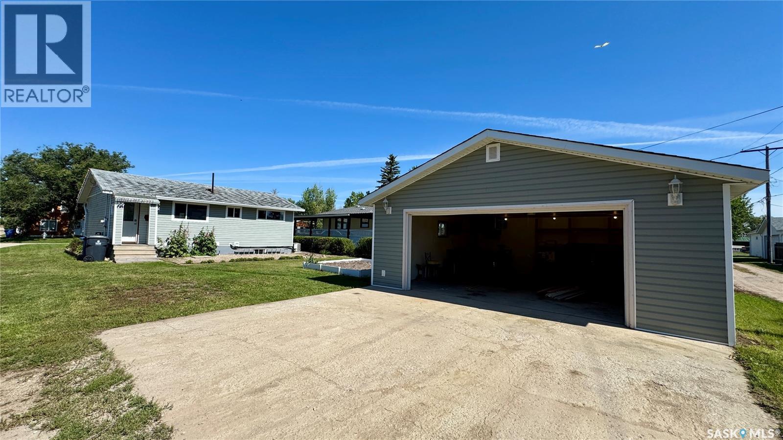 110 Stanley Street, Elbow, SK - Outdoor
