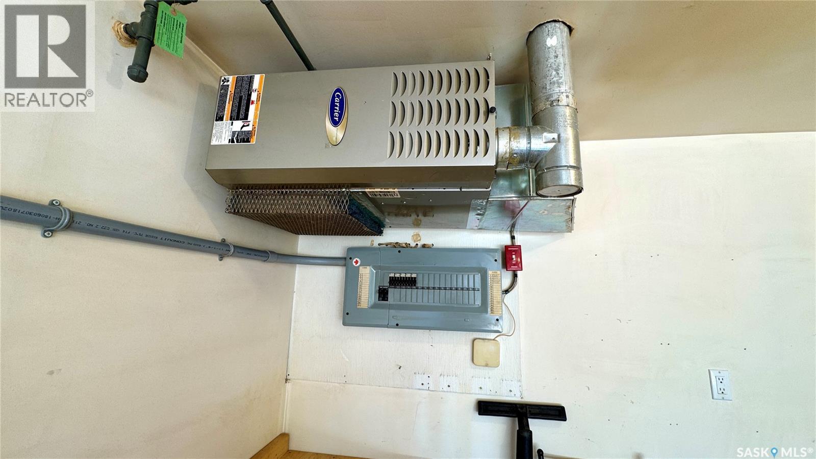 110 Stanley Street, Elbow, SK - Indoor