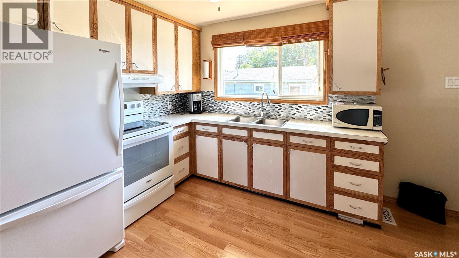 110 Stanley Street, Elbow, SK - Indoor Photo Showing Kitchen