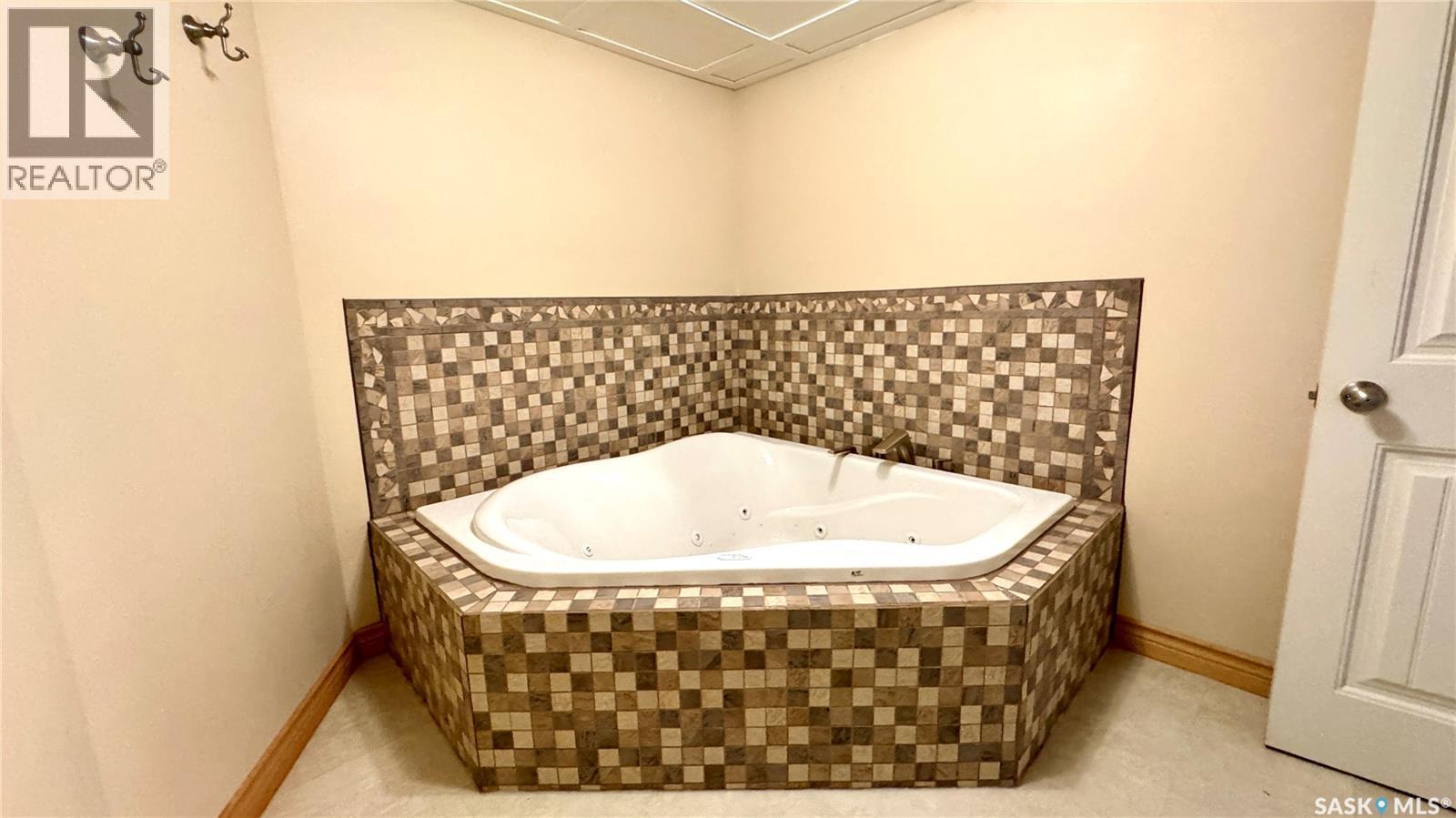 110 Stanley Street, Elbow, SK - Indoor Photo Showing Bathroom