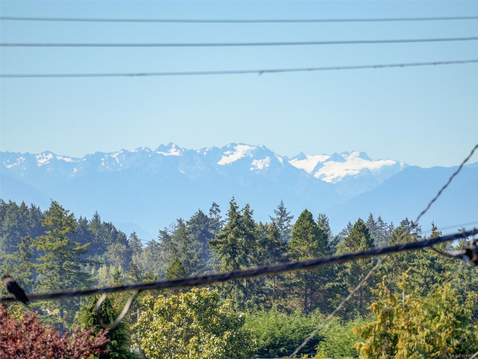 8 Camden Ave, View Royal, BC