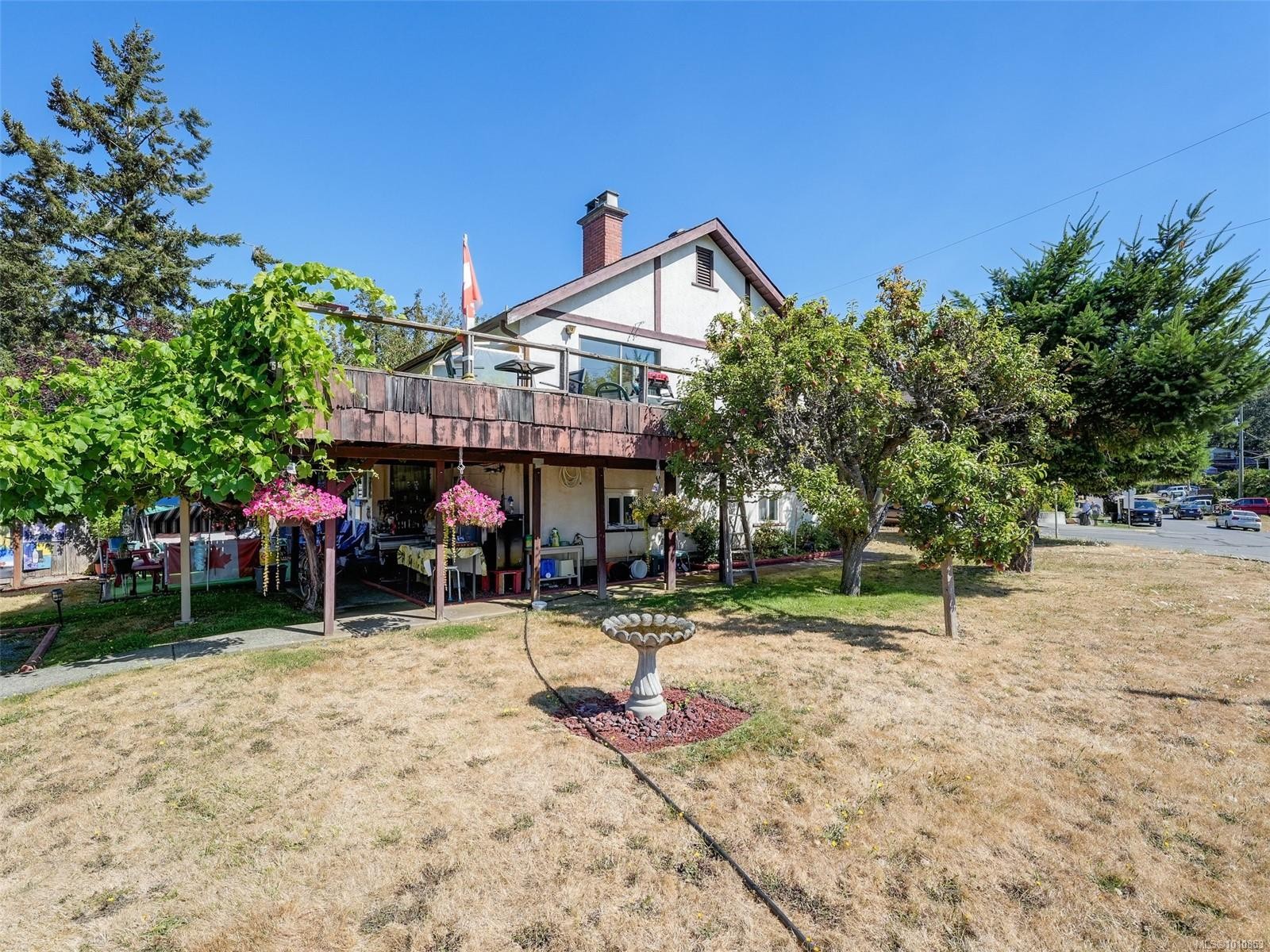 8 Camden Ave, View Royal, BC