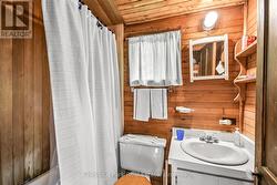 Main cottage bath -