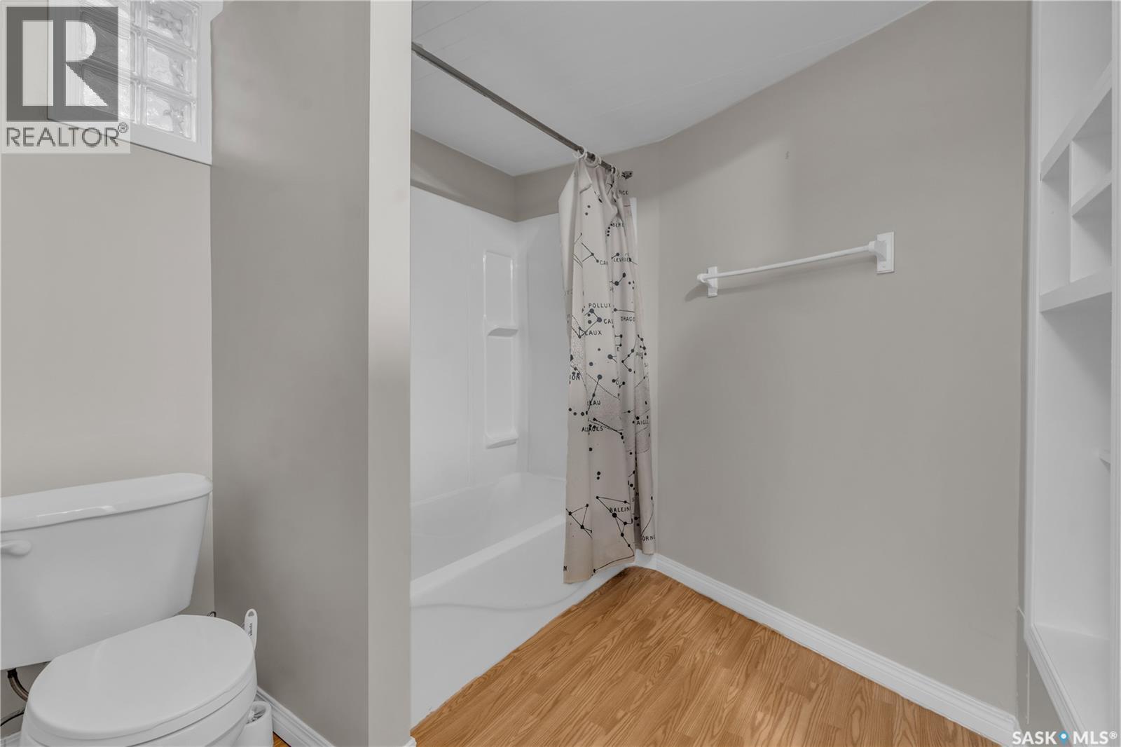 2223 Toronto Street, Regina, SK - Indoor Photo Showing Bathroom