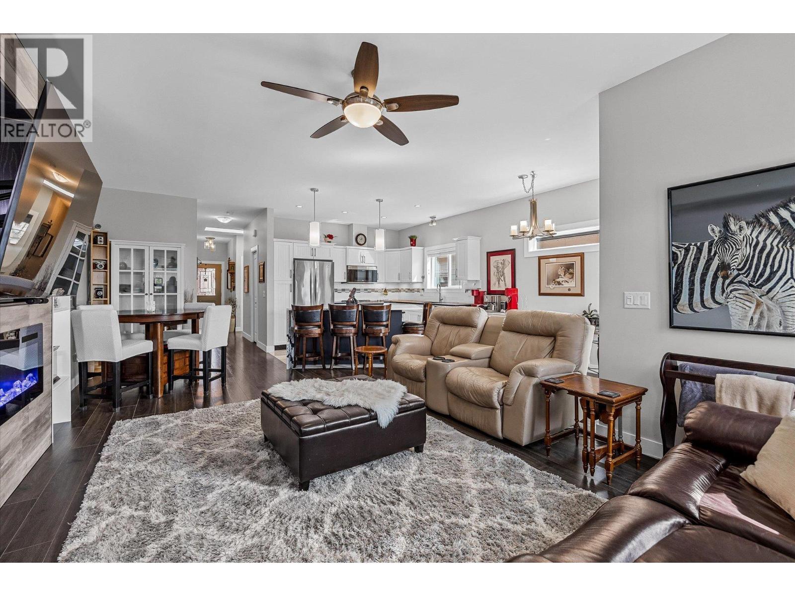 2058 Aspen Drive, Westbank, BC - Indoor Photo Showing Living Room