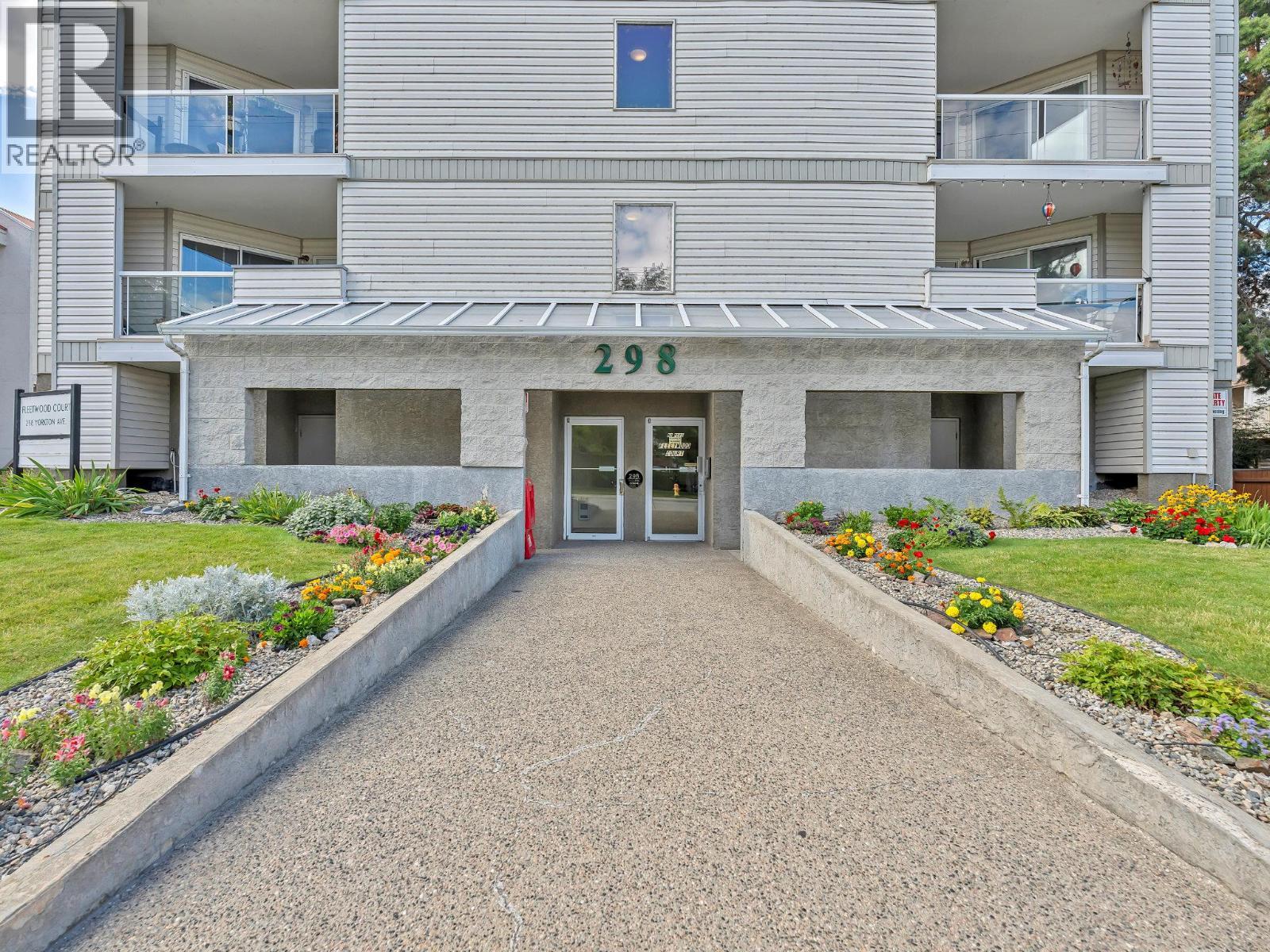 298 Yorkton Avenue Unit# 202, Penticton, BC - Outdoor With Balcony