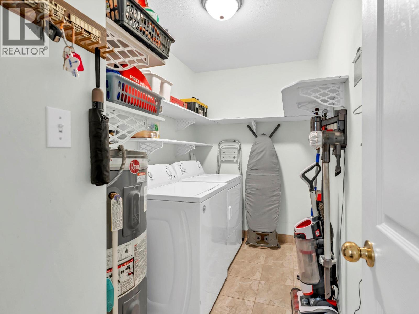 298 Yorkton Avenue Unit# 202, Penticton, BC - Indoor Photo Showing Laundry Room