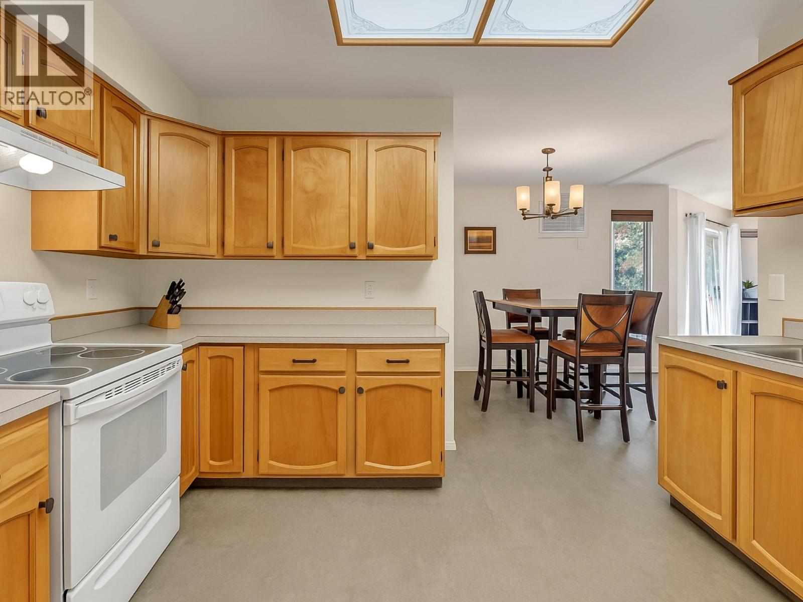 298 Yorkton Avenue Unit# 202, Penticton, BC - Indoor Photo Showing Kitchen