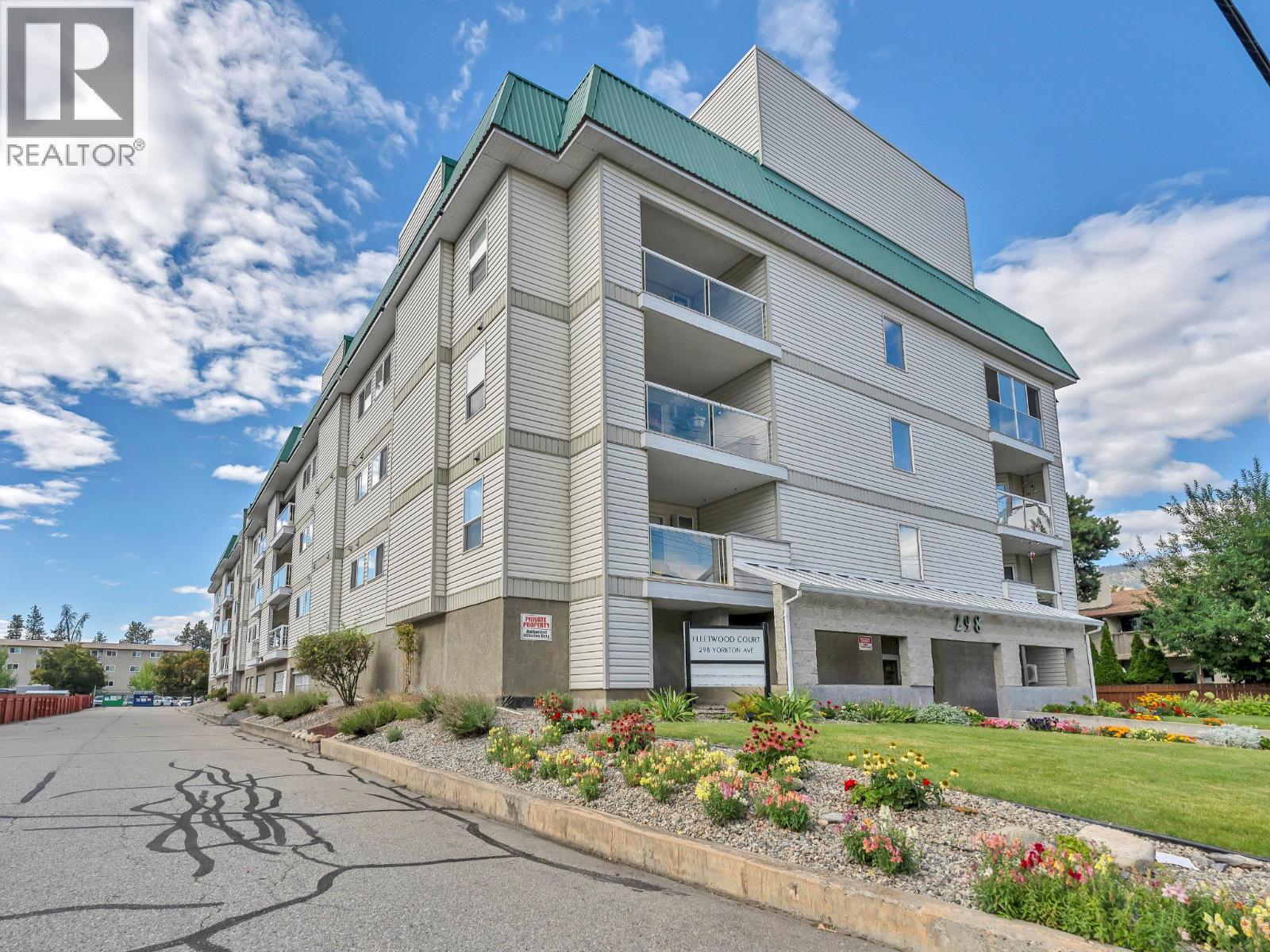298 Yorkton Avenue Unit# 202, Penticton, BC - Outdoor With Balcony With Facade