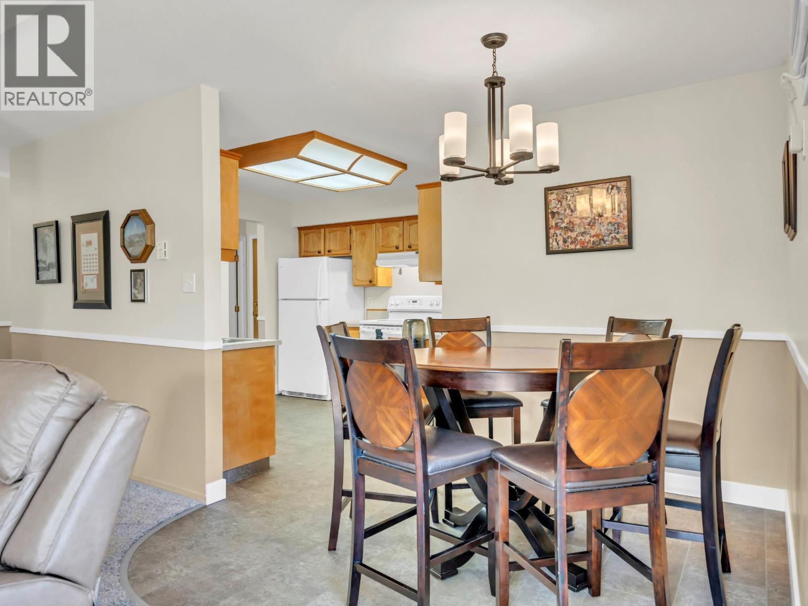 298 Yorkton Avenue Unit# 202, Penticton, BC - Indoor Photo Showing Dining Room