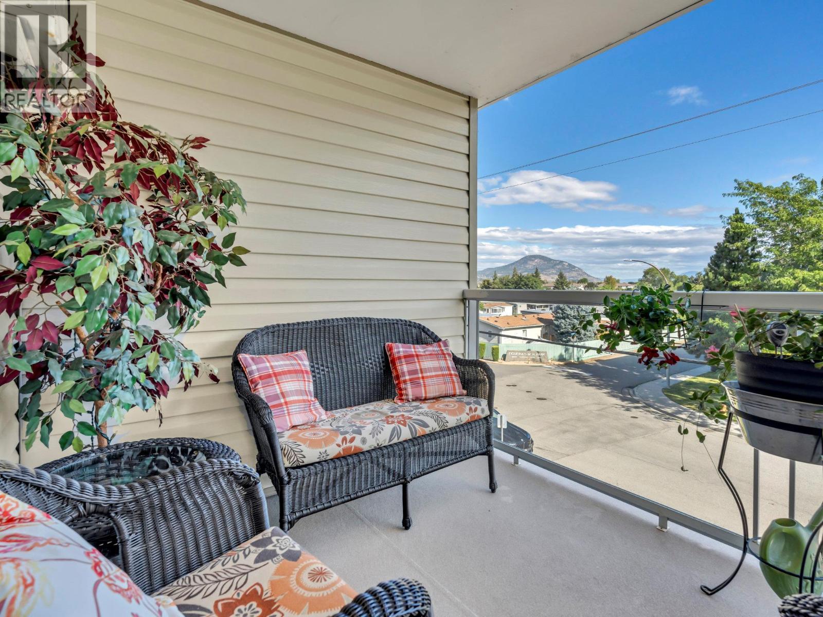 298 Yorkton Avenue Unit# 202, Penticton, BC - Outdoor With Exterior
