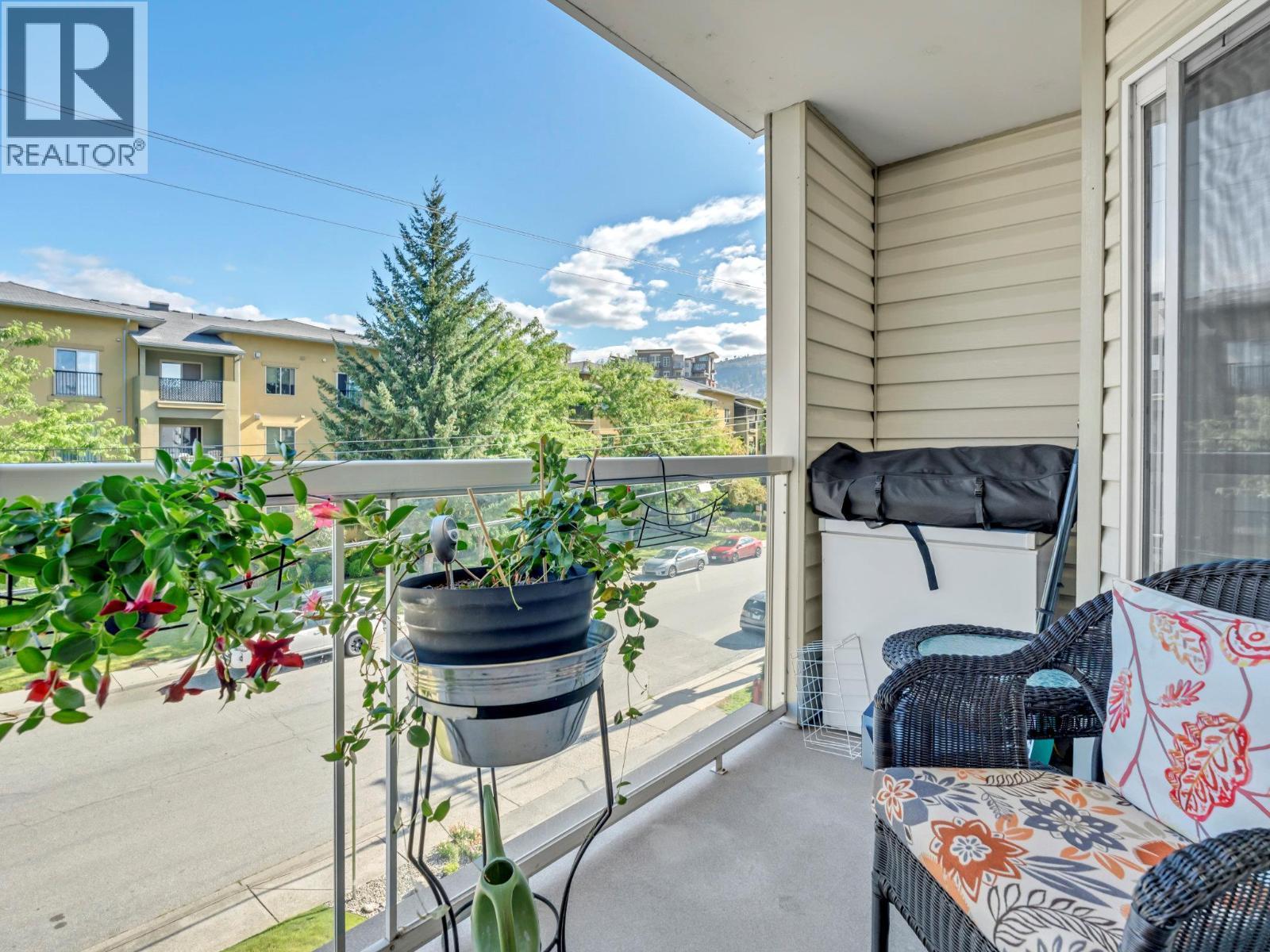 298 Yorkton Avenue Unit# 202, Penticton, BC - Outdoor With Balcony With Exterior