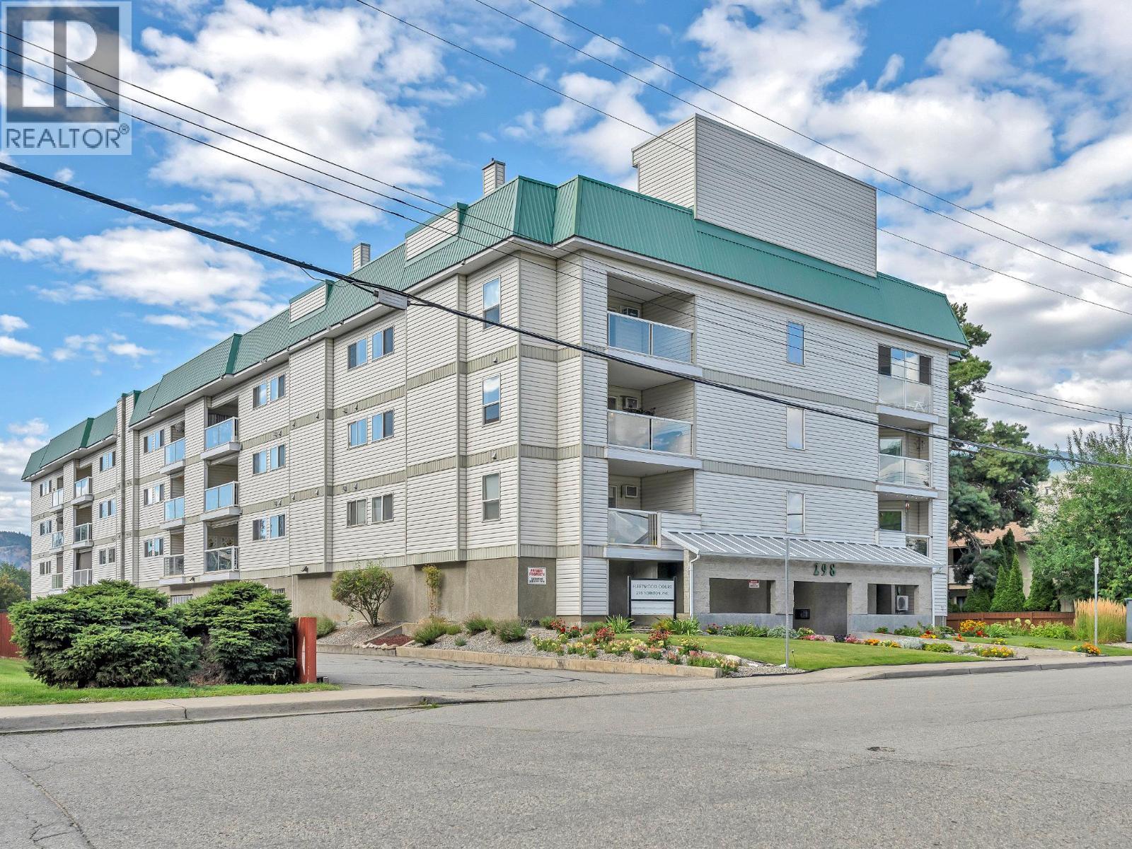 298 Yorkton Avenue Unit# 202, Penticton, BC - Outdoor With Balcony With Facade