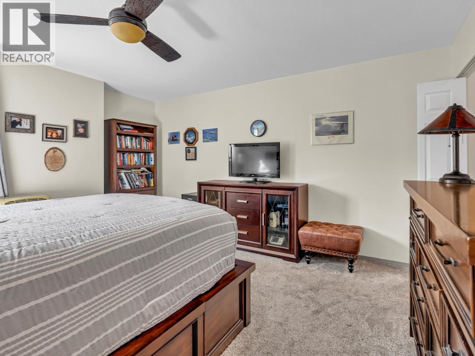 298 Yorkton Avenue Unit# 202, Penticton, BC - Indoor Photo Showing Bedroom