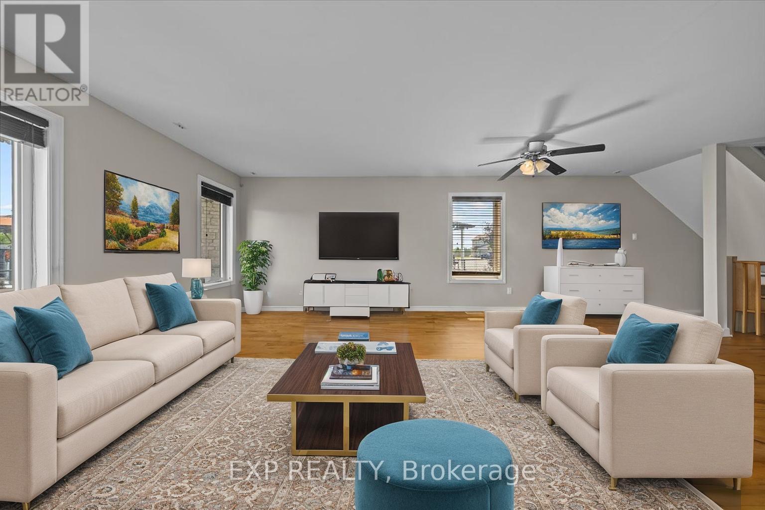 12 John Findlay Terrace, Arnprior, ON - Indoor Photo Showing Living Room