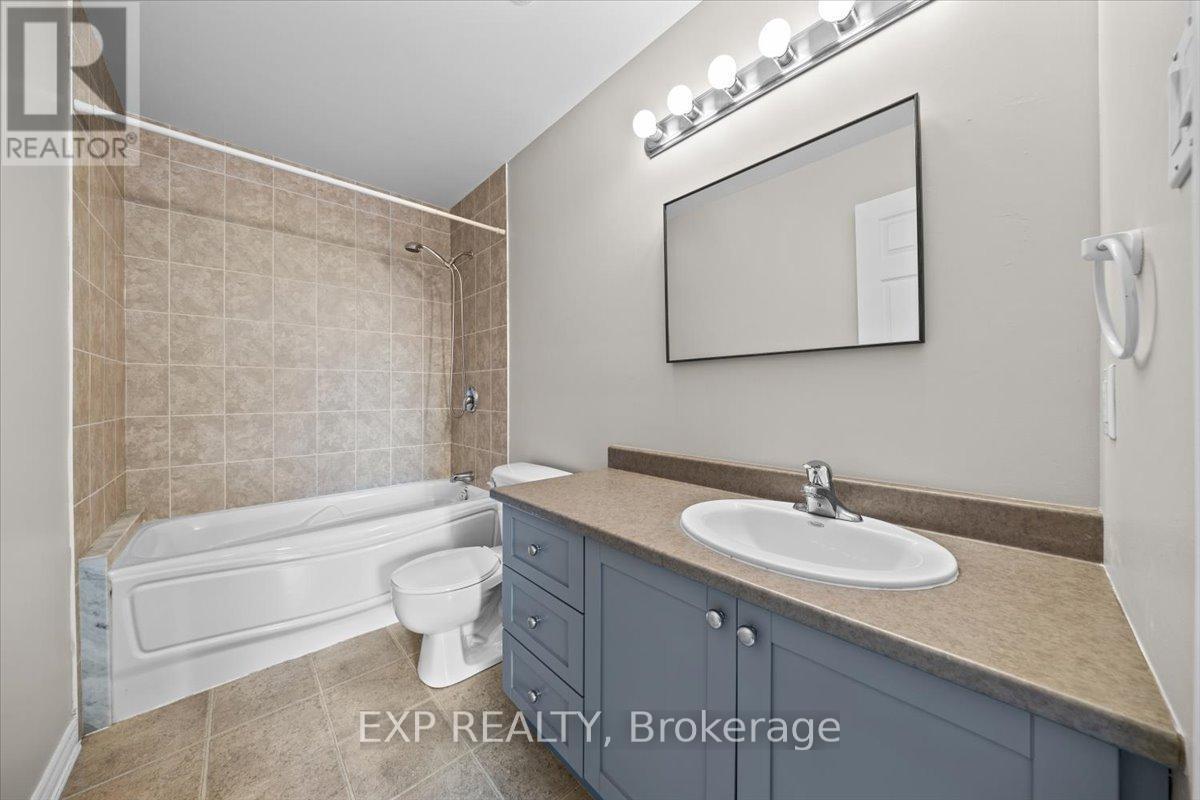 12 John Findlay Terrace, Arnprior, ON - Indoor Photo Showing Bathroom
