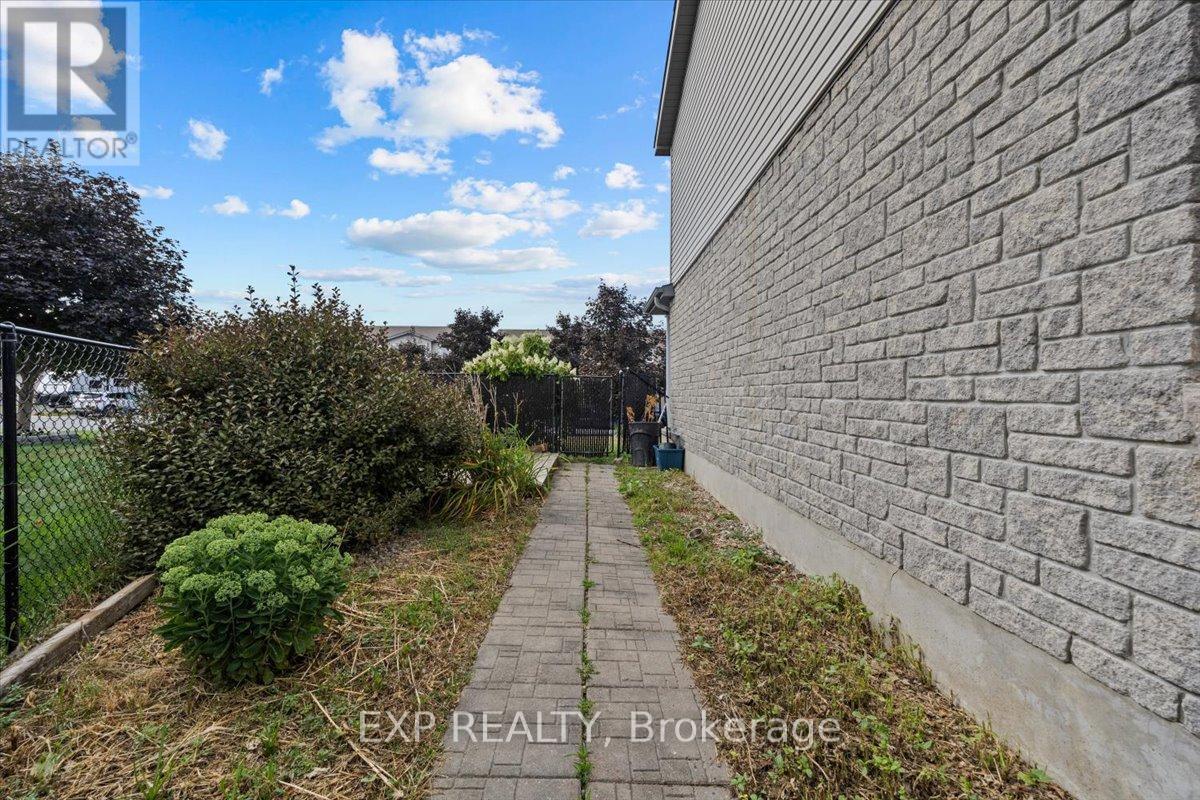 12 John Findlay Terrace, Arnprior, ON - Outdoor