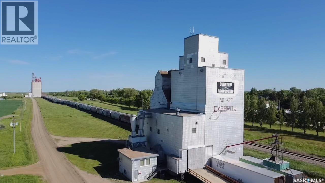 Quantum Processing, Eyebrow Rm No. 193, SK